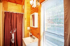 Camera Comfort | Bagno | Doccia, asciugamani