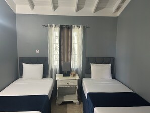 2 bedrooms, iron/ironing board, free WiFi