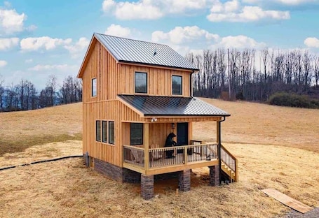 Exterior. ❤️Relaxing Cabin studio, in Heart of the tri citie