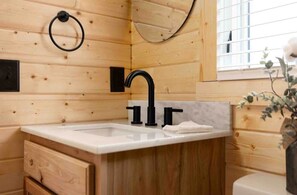 Unclassified image, 2 of 19, button - ❤️Relaxing Cabin studio, in Heart of the tri citie (Bluff City)