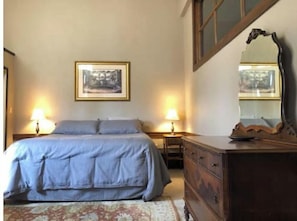 4 bedrooms, desk, iron/ironing board, free WiFi