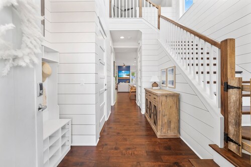 Family-Friendly Luxe Home with Heated Pool & Games