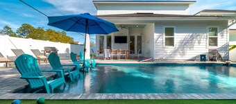 Family Retreat | Pool, Games, Bike to Beach