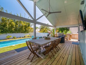 Outdoor dining - 8 BR Compound | 2 Pools, Putting Green + Game Rooms (Jacksonville Beach)