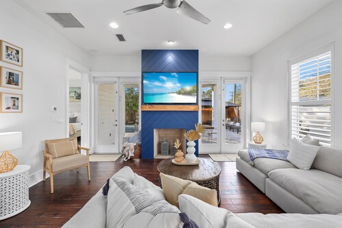 Luxe Compound: 2 Homes with 2 Heated Pools