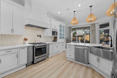 Serene Escape, Heated Pool, Spa, Outdoor Dining & Putting Green