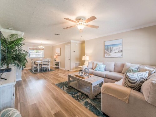 Cottage Home with Heated Pool and Screened in Porch.