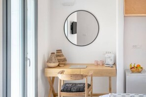 Een 40-inch smart-tv met satellietzenders, televisie en Netflix