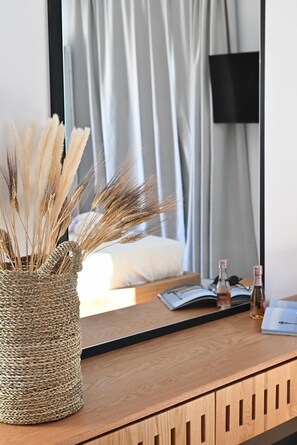 Caja de seguridad en la habitación y sistema de insonorización 