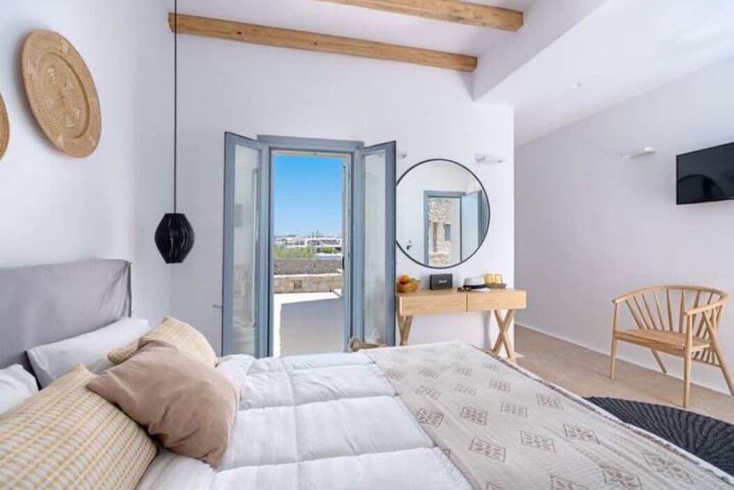 In-room safe, soundproofing, iron/ironing board, free WiFi