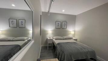 Deluxe-Zimmer, 1 Doppelbett, Nichtraucher | 1 Schlafzimmer, Verdunkelungsvorhänge, Bügeleisen/Bügelbrett