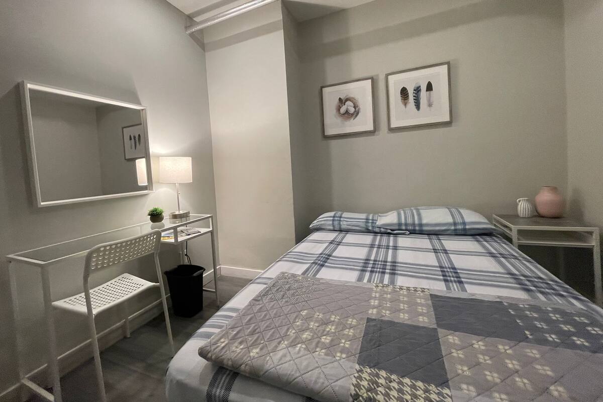 Deluxe-Zimmer, 1 Doppelbett, Nichtraucher | 1 Schlafzimmer, Verdunkelungsvorhänge, Bügeleisen/Bügelbrett