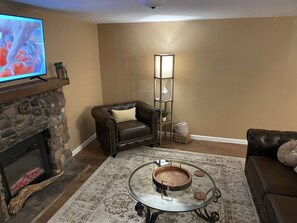 Smart TV y chimenea