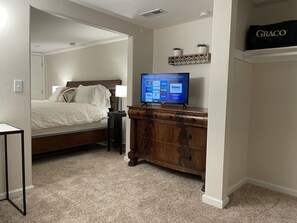 1 habitación, escritorio, tabla de planchar con plancha y wifi gratis 