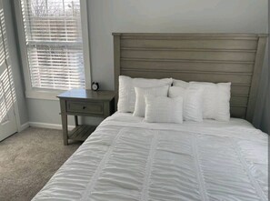 3 bedrooms, iron/ironing board, WiFi, bed sheets