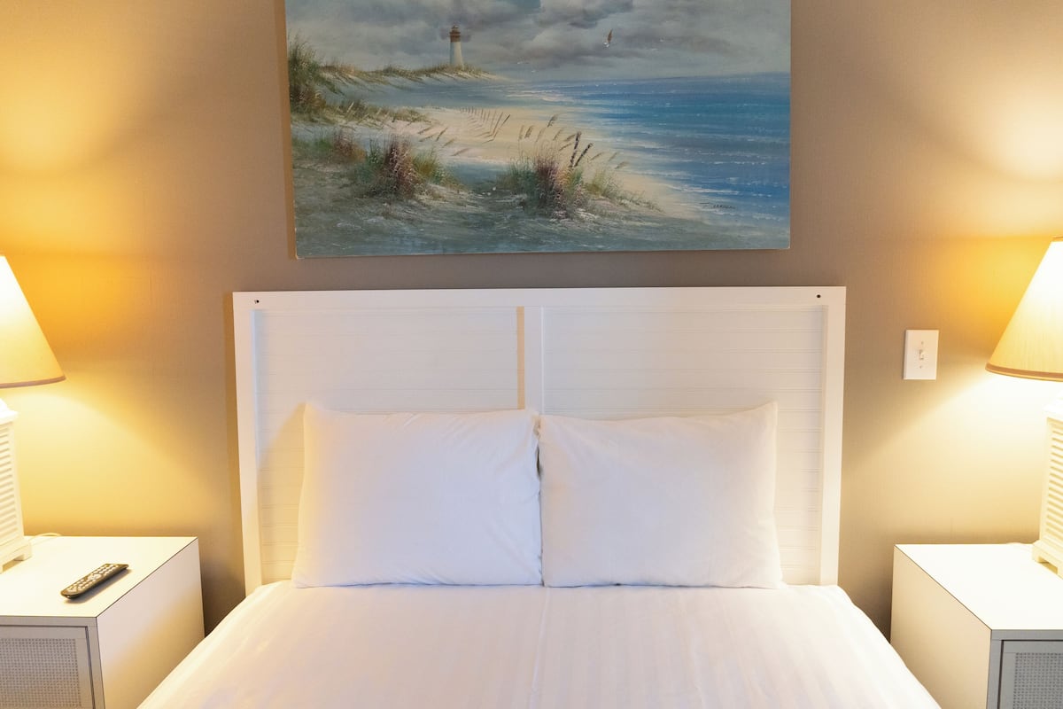 Classic Apartment, 2 Bedrooms | 2 bedrooms, iron/ironing board, free WiFi, bed sheets