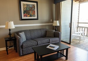 Appartement classique, 2 chambres | Aire de séjour | Téléviseur à DEL