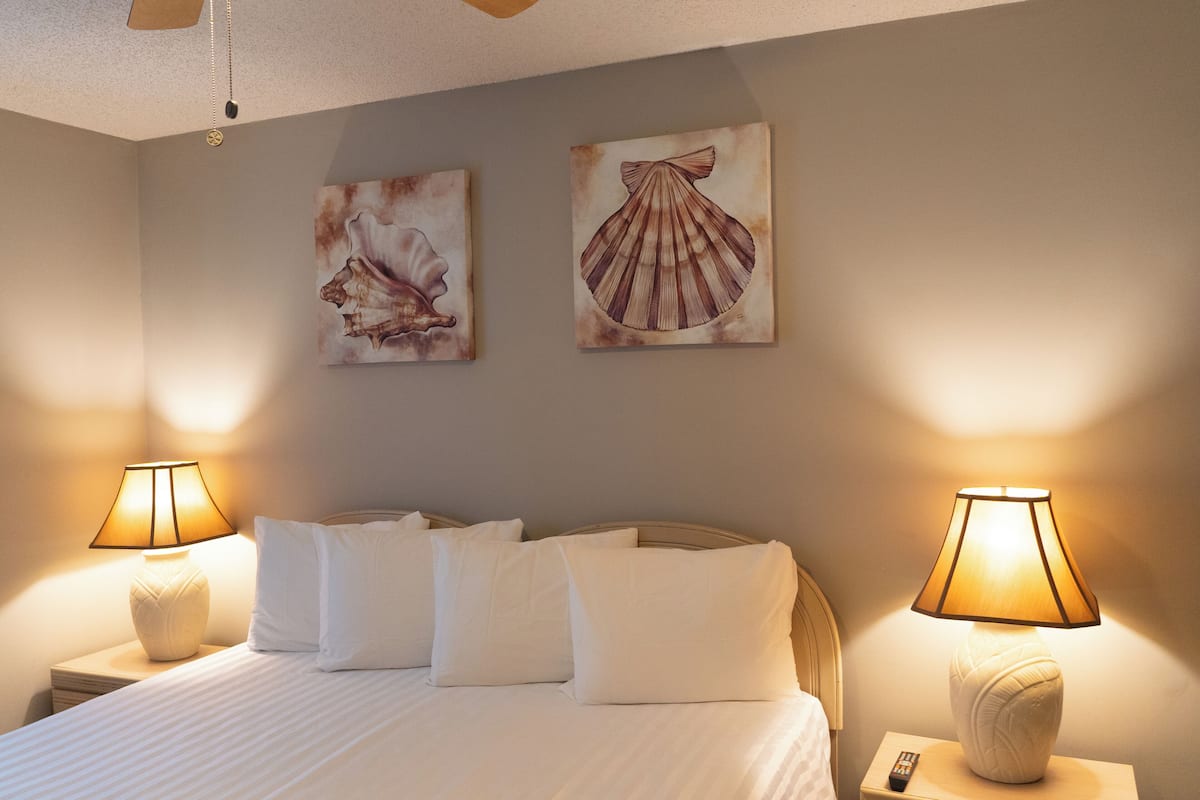 Classic Apartment, 3 Bedrooms | 2 bedrooms, iron/ironing board, free WiFi, bed sheets