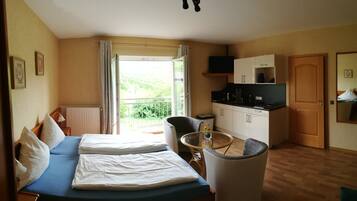 Superior Apartment, Private Bathroom (Blick auf die Weinberge 4) | Interior