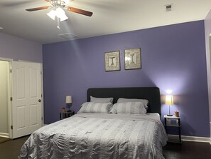 4 Schlafzimmer, Schreibtisch, Bügeleisen/Bügelbrett, Reisekinderbett