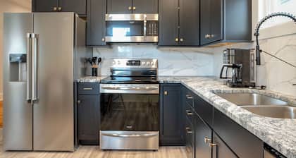 Summer Special 🥃 Bourbon Trail-Downtown-Mins to Rupp-UK-Restaurant-Renovated 🐎