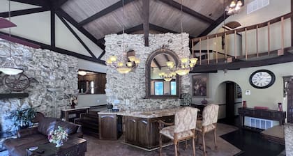 Italian Style Lodge Lake House on Lake Barkley - over 5100 sq. ft.