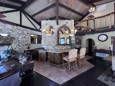 Italian Style Lodge Lake House on Lake Barkley - over 5100 sq. ft.