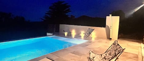 Piscina all'aperto, una piscina riscaldata
