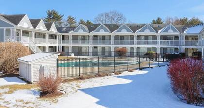 First level condo in the heart of Oqunquit at a resort style condominium complex