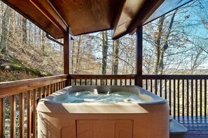 Bañera de hidromasaje al aire libre