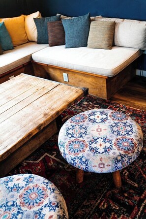 Living area - Loyal Duke Lodge (Salida)