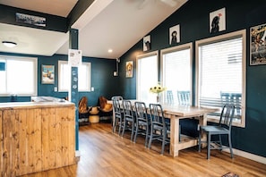 Dining - Loyal Duke Lodge (Salida)