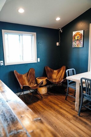 Interior - Loyal Duke Lodge (Salida)