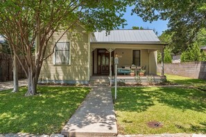 Unclassified image, 2 of 48, button - The Ressman Haus at MarktPlatz with Hot Tub! (Fredericksburg)