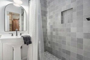 Unclassified image, 3 of 48, button - The Ressman Haus at MarktPlatz with Hot Tub! (Fredericksburg)