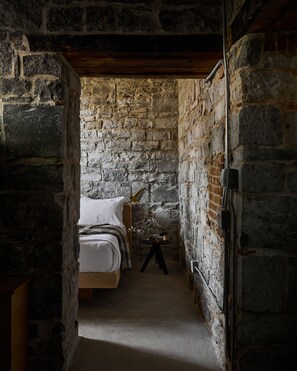 Minibar, individually decorated, individually furnished, free WiFi - The Smith Hotel (Kingston)