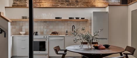 2 Bedroom Premium Loft | 私人厨房 | 大冰箱、微波炉、烤箱、炉灶