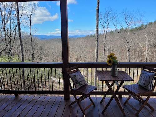 Winter Special/ Legends Lookout Lodge/NEW CABIN/Family Friendly