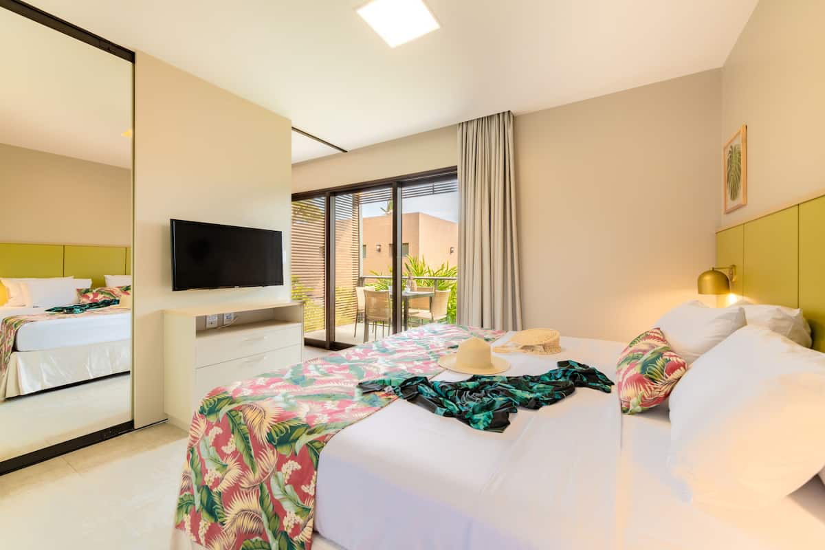 Family Cabin | Blackout drapes, iron/ironing board, free WiFi, bed sheets