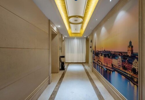 Vienna Hotel ( Ganzhou High-speed Railway West Station Jinling Road Store)