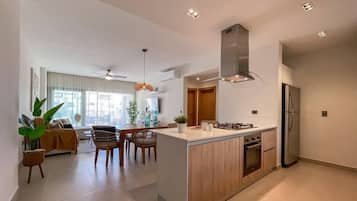 Fridge, microwave, oven, stovetop