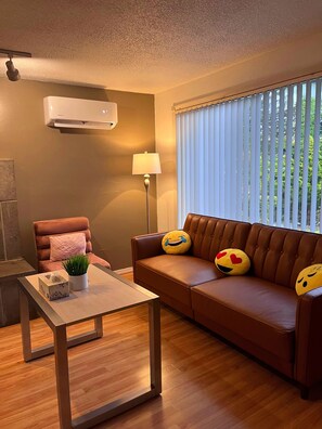 Smart TV - 30% OFF Monthly Stay Convenient Location (North Bend)