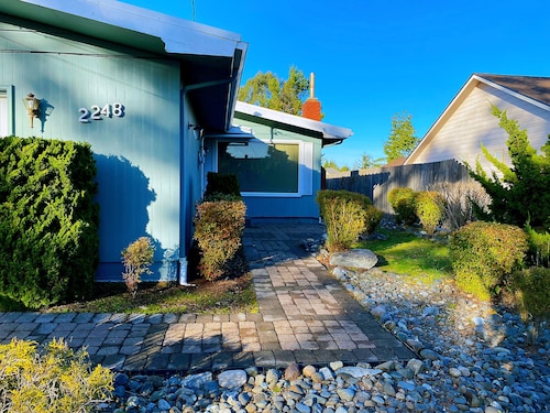 30% OFF Monthly Stay Convenient Location