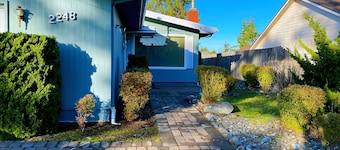 30% OFF Monthly Stay Convenient Location