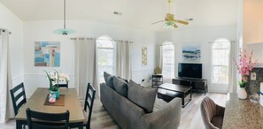 TV - One bedroom gorgeous condo at Magnolia Place, (Myrtle Beach)