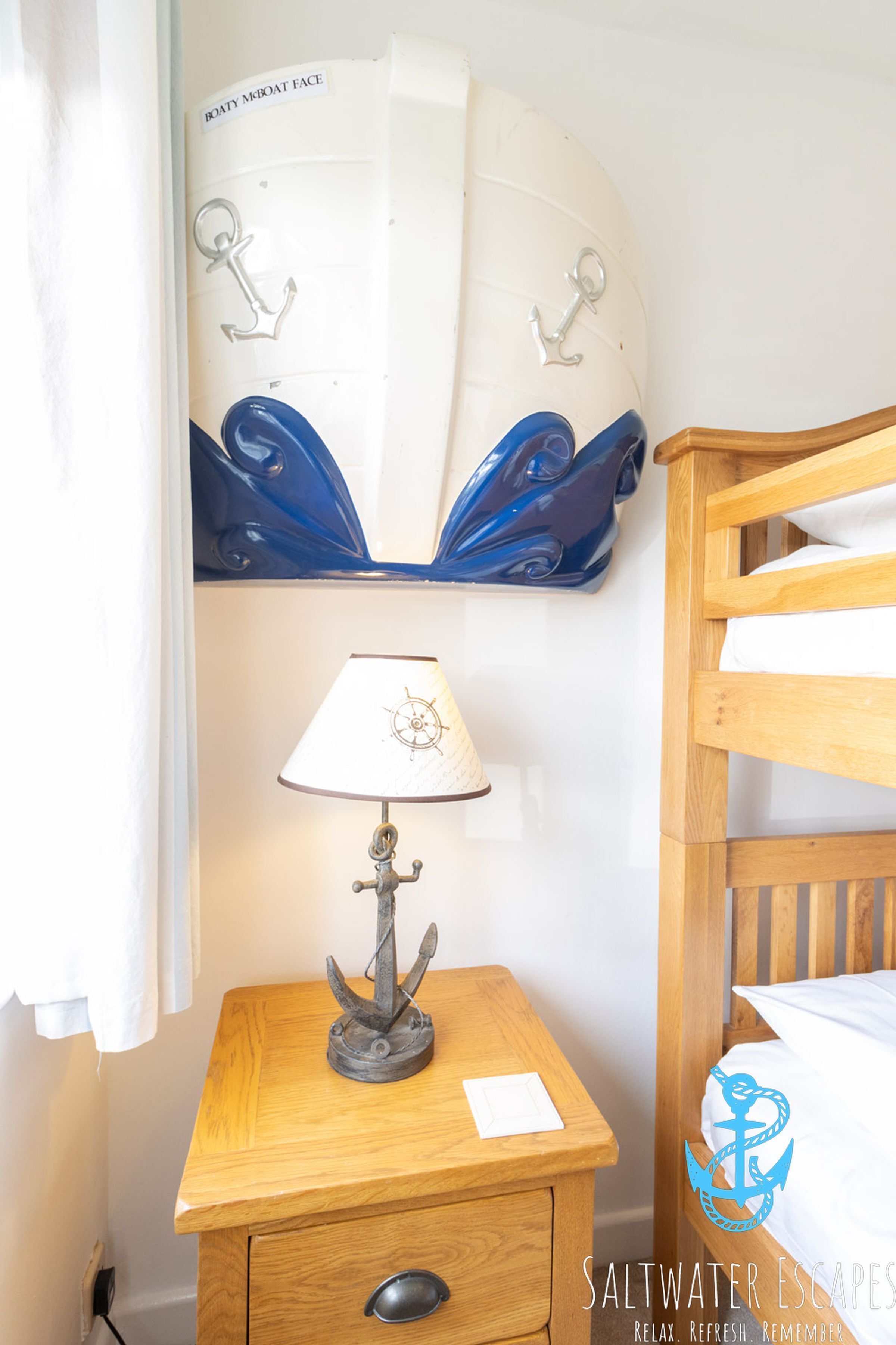 3 bedrooms, desk, iron/ironing board, travel cot