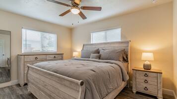 4 habitaciones, tabla de planchar con plancha y cuna de viaje