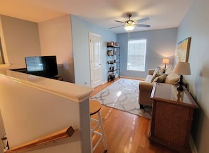 Smart TV, DVD player - Sunset Shores--4 BR/3 BA, Walk to the Beach, Heated Pool, Dogs OK (Port Aransas)