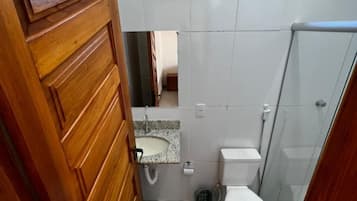 Suihku, pyyhkeet, vessapaperi