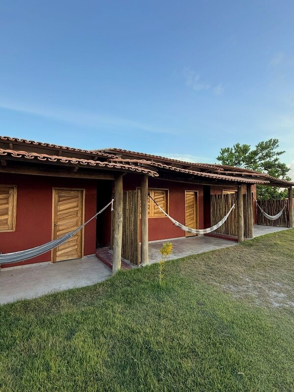 View from property - Conforto e Sossego: Chalés à Minutos Da Praia (Prado)